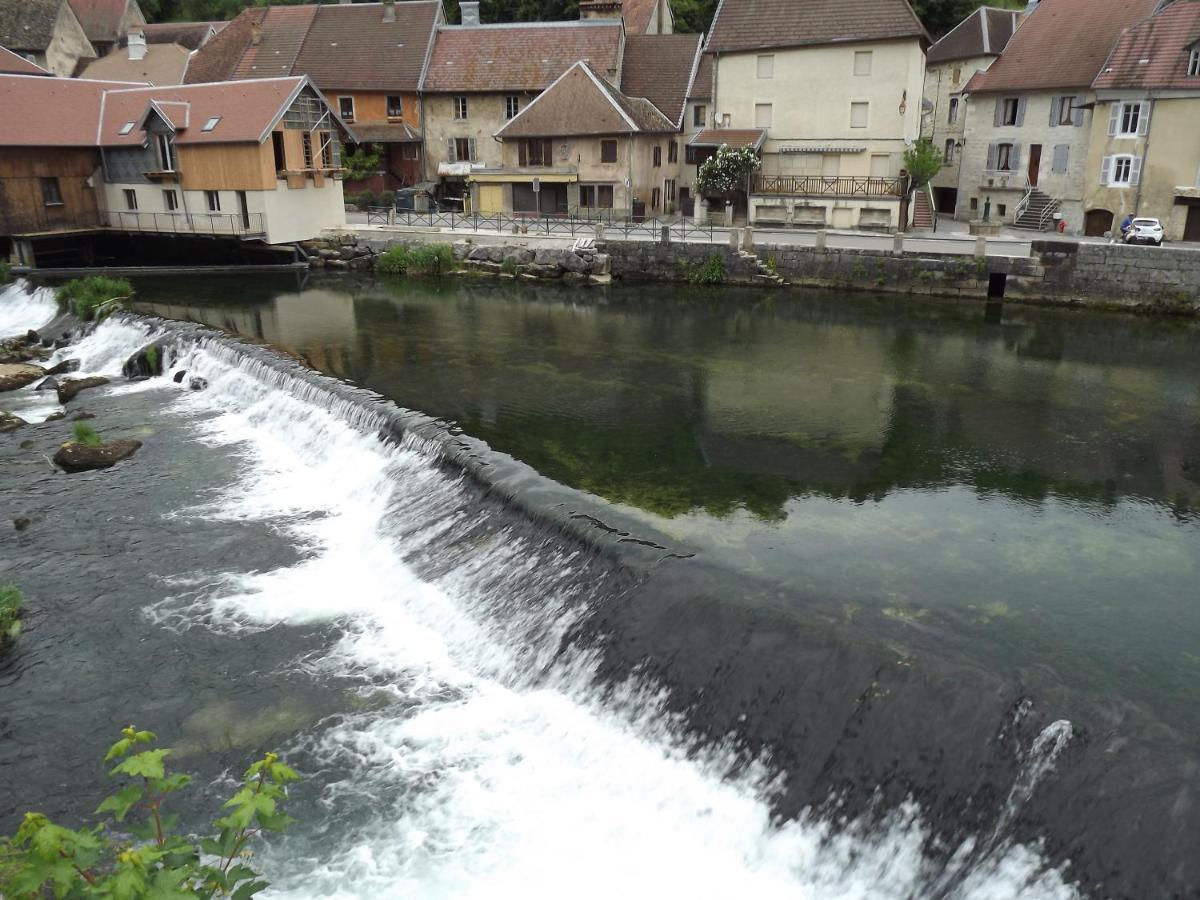 Gite La Petite Ecluse En Bord De Loue Lods Exterior foto