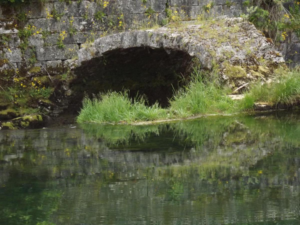 Gite La Petite Ecluse En Bord De Loue Lods Exterior foto