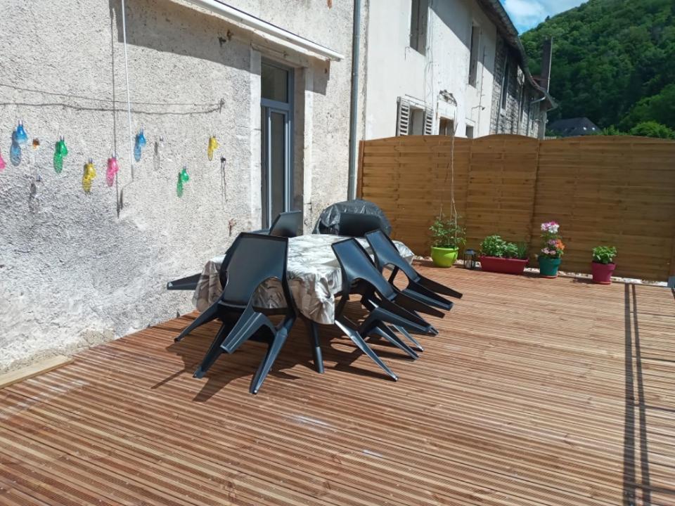 Gite La Petite Ecluse En Bord De Loue Lods Exterior foto