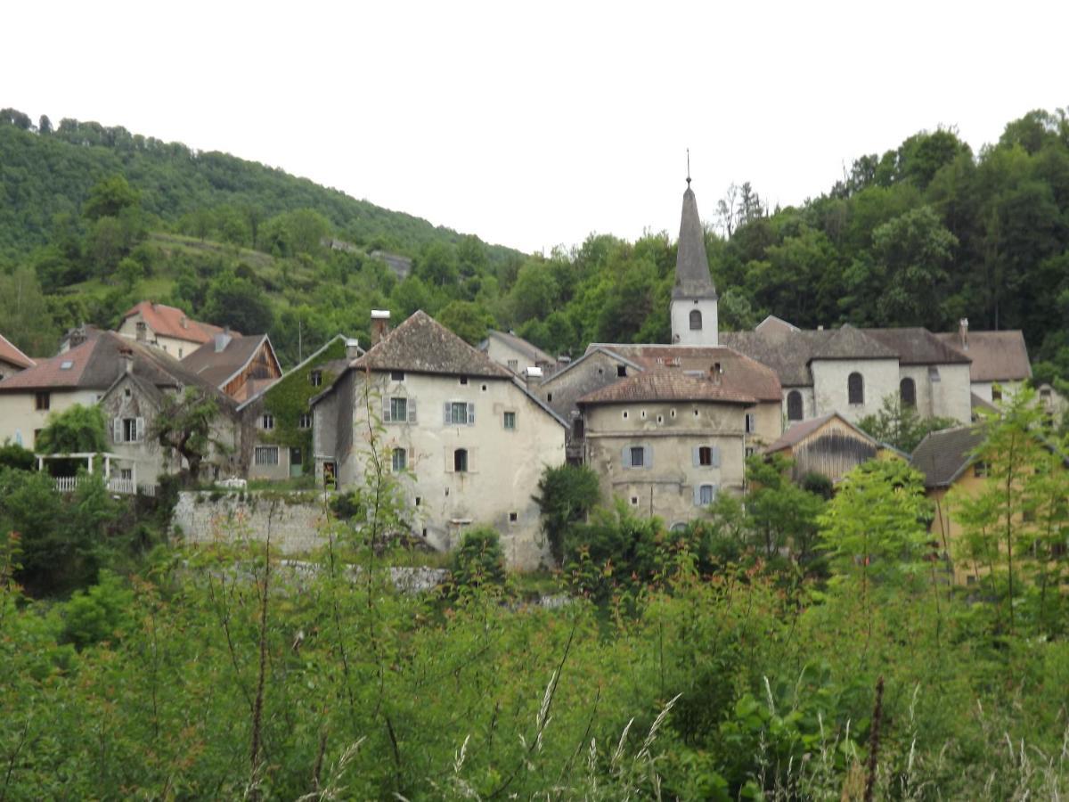 Gite La Petite Ecluse En Bord De Loue Lods Exterior foto